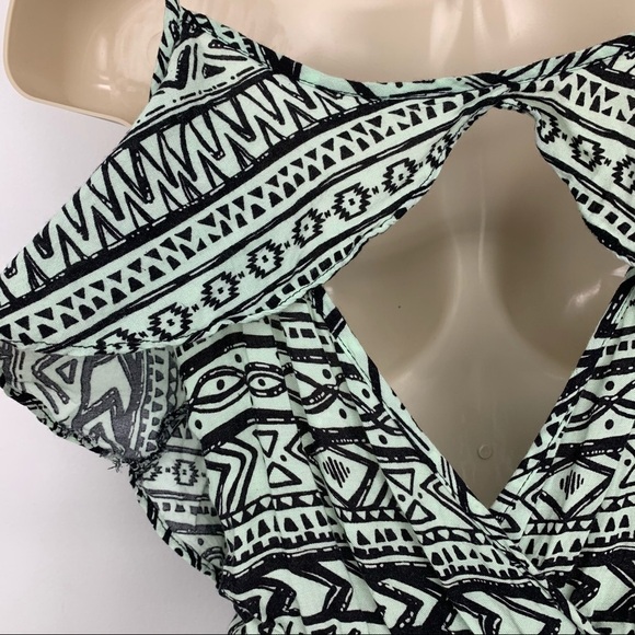 CHARLOTTE Russe Short Romper Size Small - Picture 6 of 9